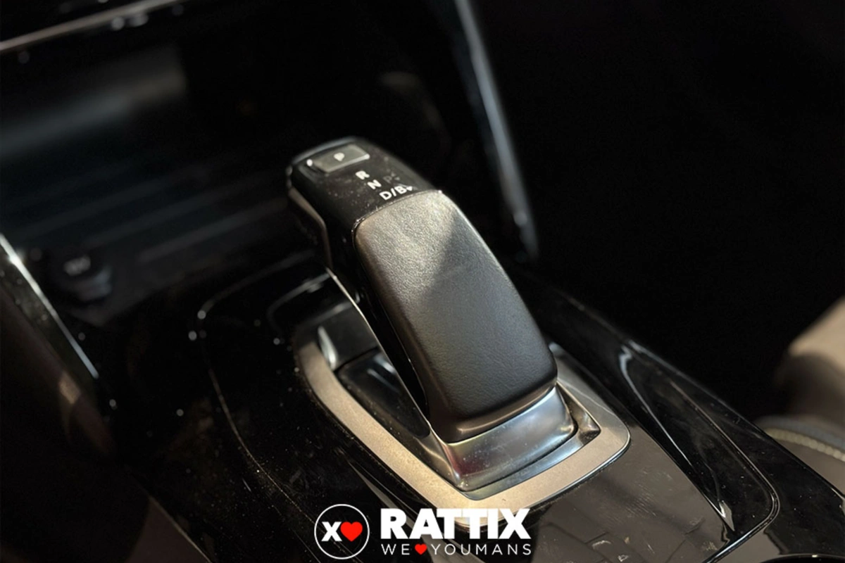 PEUGEOT 2008 ii 2020 e-2008 GT 100kW